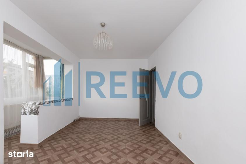 Apartament cu 3 camere decomandat în Republicii