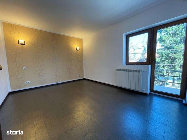 Casă cu 4 camere cu Teren 77 Mp în Drumul Sării