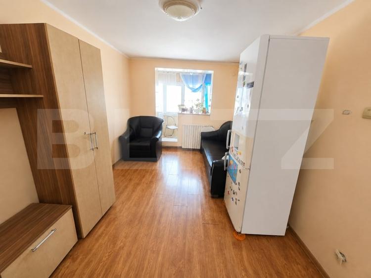 Apartament de vânzare, 2 camere, 35 mp, zona Micro 6 - 3