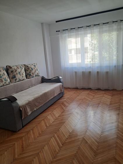 Apartament 3 camere etaj 1, strada Siretului - 3