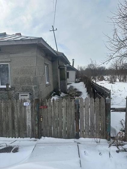 Casă cu 4 camere cu Teren 2000 Mp în Ciorăști