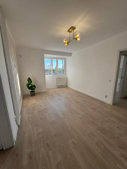Apartament cu 2 camere semidecomandat în Grivița