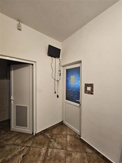 Spațiu comercial, de 93 mp, în Est