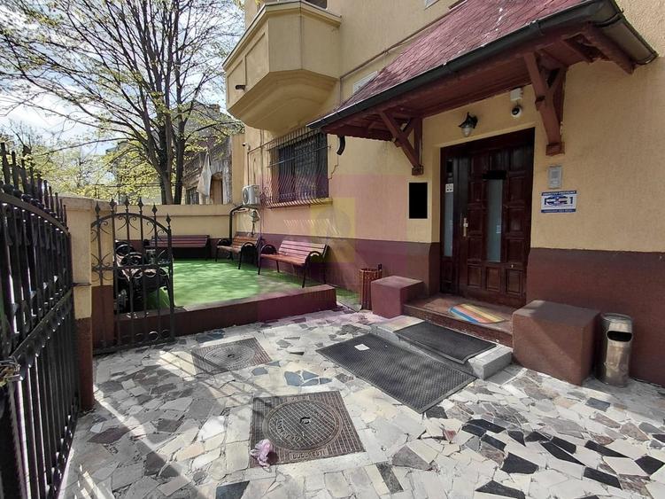 Casă cu 25 camere în Cotroceni