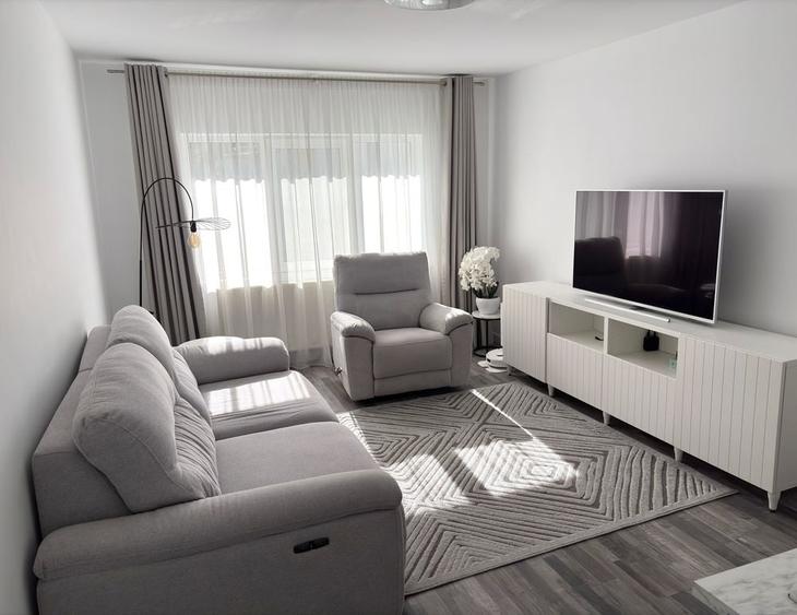 Apartament cu 2 camere decomandat în Între Lacuri