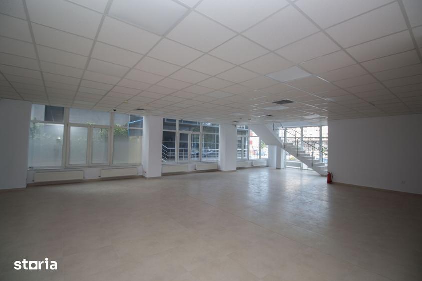 Spațiu comercial, de 1,200 mp, în Craiovei