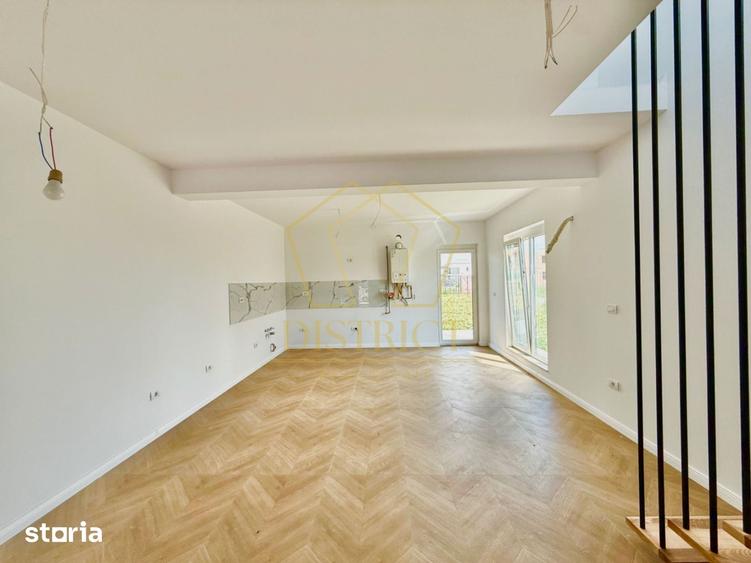 Casă cu 4 camere cu Teren 374 Mp în Sânandrei