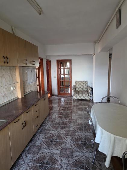 Apartament 3 camere Bld 21 Decembrie, et2/6, decomandat, parcare - 9