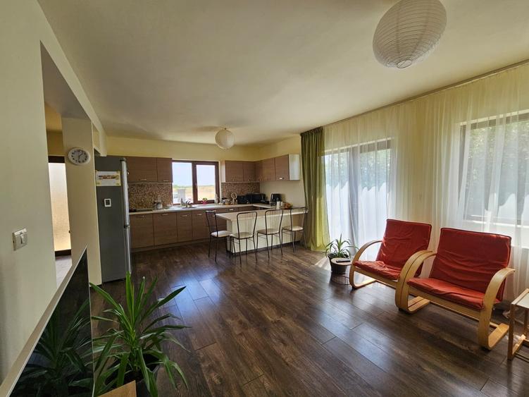 Casă individuală cu 5 camere cu Teren 605 Mp în Moșnița Nouă