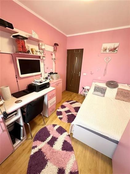 Apartament cu 3 camere semidecomandat, mobilat în Inel I