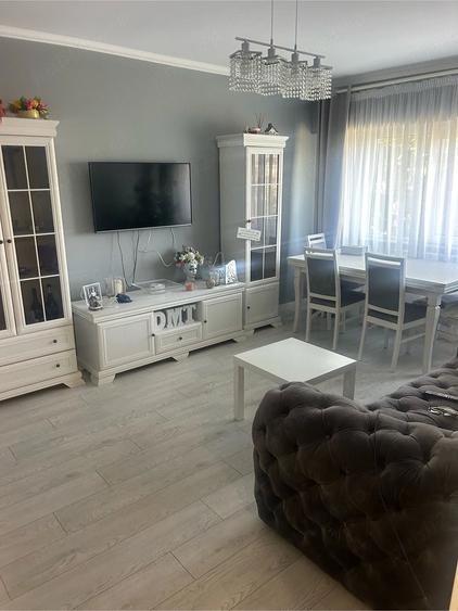 Apartament cu 3 camere decomandat în Dacia