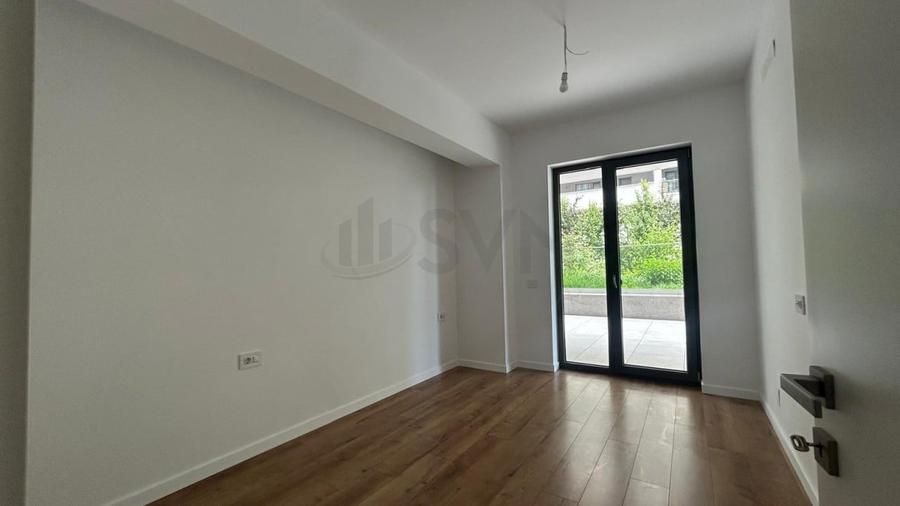 Apartament cu 3 camere decomandat în Barbu Văcărescu
