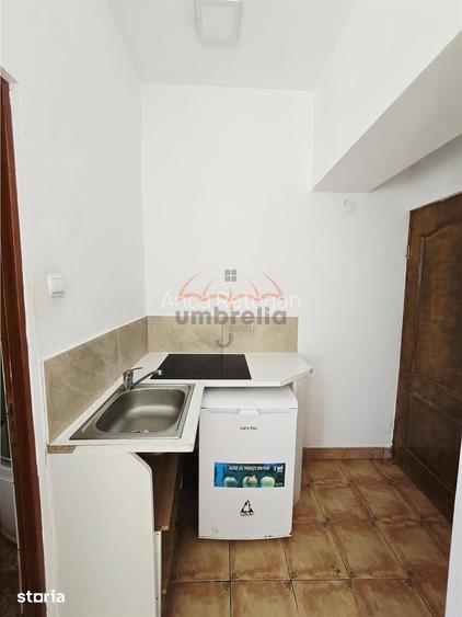 DE INCHIRIAT garsoniera , zona Plopilor Manastur, 17 mp, 180 euro