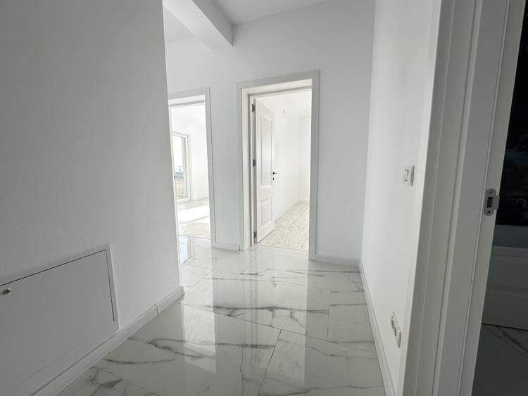 Apartament cu 3 camere decomandat în Dumbrăvița