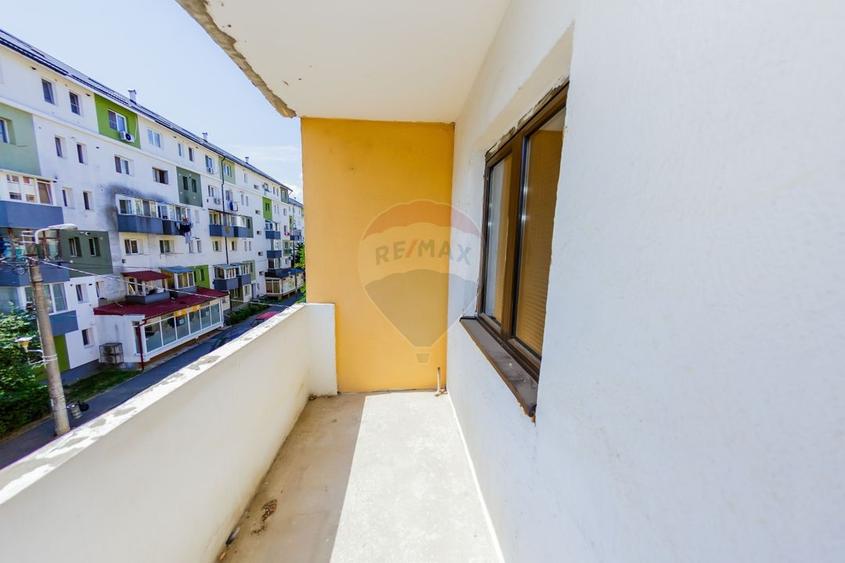 Apartament cu 4 camere decomandat, mobilat în Republicii