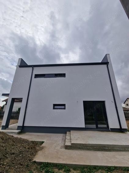 Casă cu 5 camere în Cumpăna
