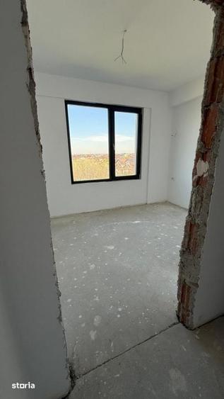 Apartament cu 3 camere semidecomandat în Central