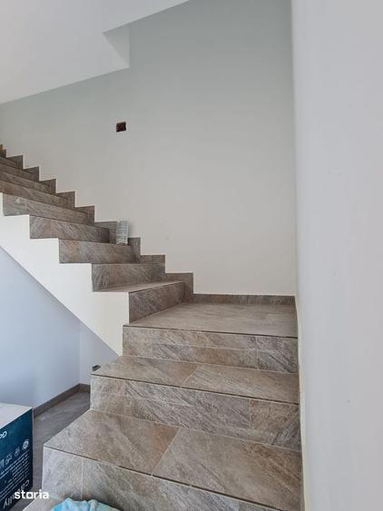 Casă cu 4 camere cu Teren 400 Mp în Adunații-Copăceni