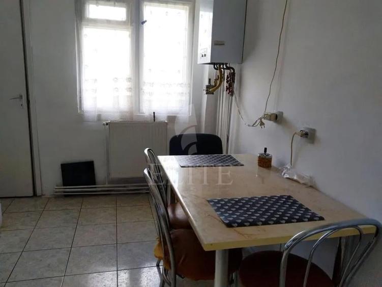 Apartament cu 4 camere decomandat în Mărăști
