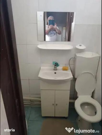Garsonieră decomandată în Central