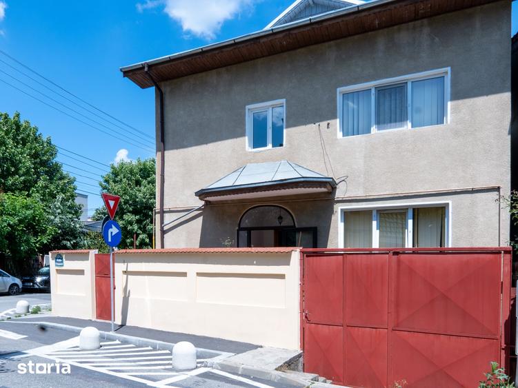 Casă cu 5 camere cu Teren 216 Mp în Giurgiului