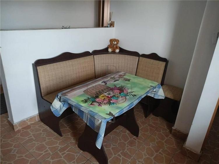 Apartament cu 2 camere decomandat, mobilat în Dâmbovița