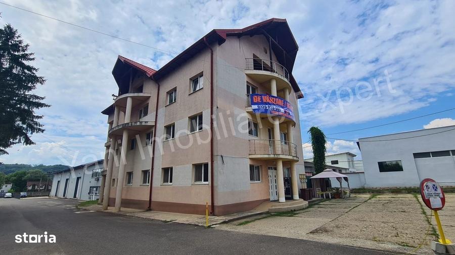 Spațiu comercial, de 630 mp, în Central