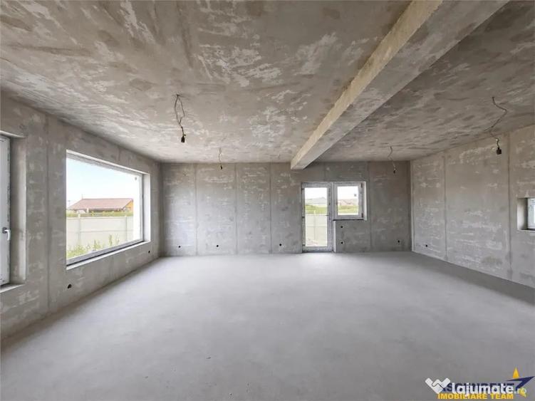 Casă cu 4 camere cu Teren 500 Mp în Sânpetru