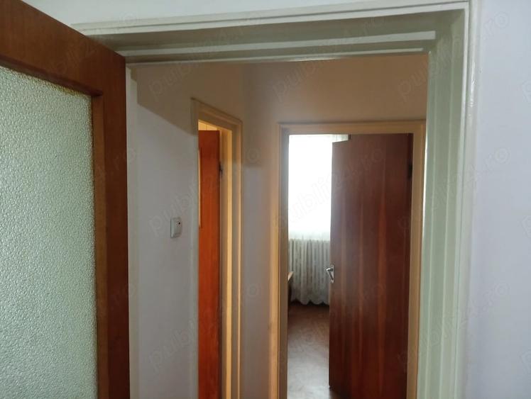 Apartament cu 3 camere semidecomandat în Drumul Taberei