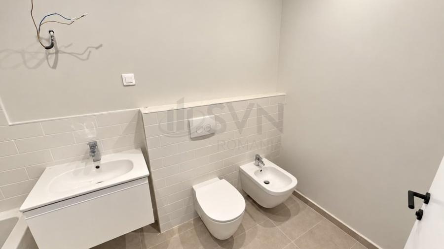 Apartament cu 5 camere decomandat în Băneasa