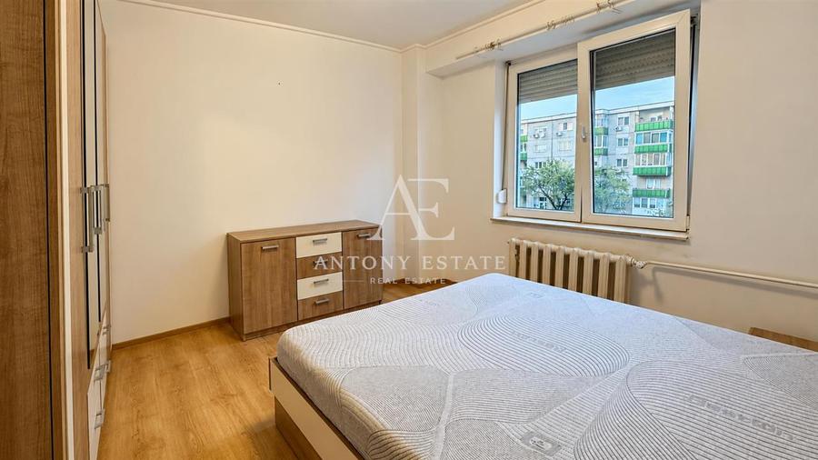 Apartament cu 3 camere decomandat, mobilat în Decebal