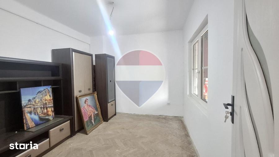 Casă cu 2 camere cu Teren 76 Mp în Central