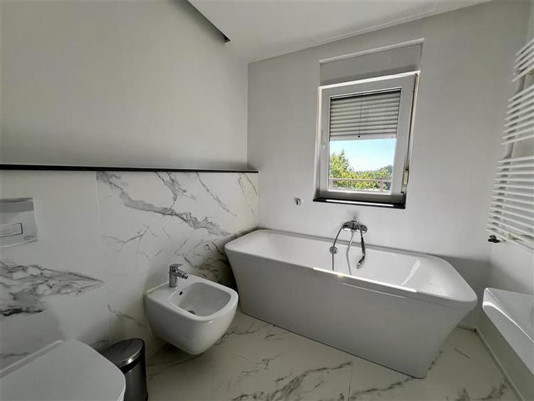 Apartament cu 3 camere decomandat, mobilat în Dorobanți
