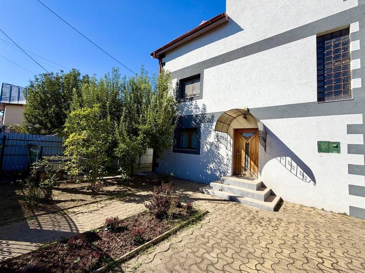 Casă cu 5 camere cu Teren 432 Mp în Pantelimon