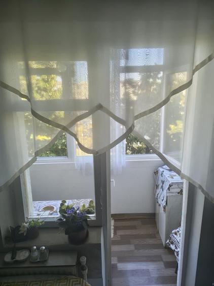 Apartament cu 3 camere decomandat în Nicolina
