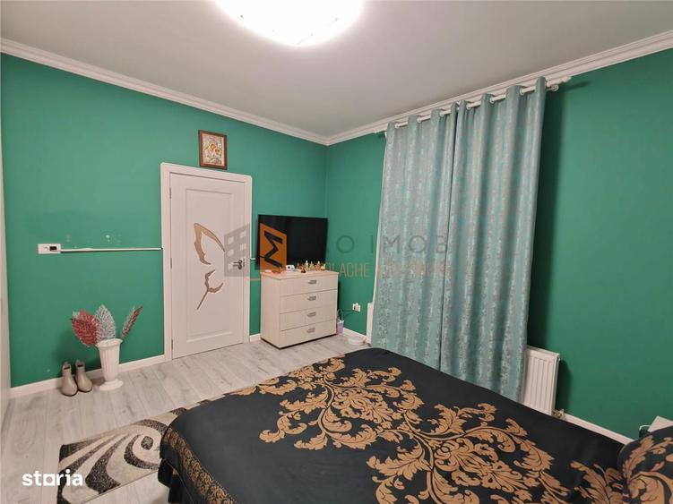 Casă cu 6 camere decomandat cu Canalizare în Micro 5