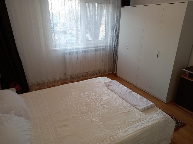 Apartament cu 2 camere decomandat în Casa de Cultură