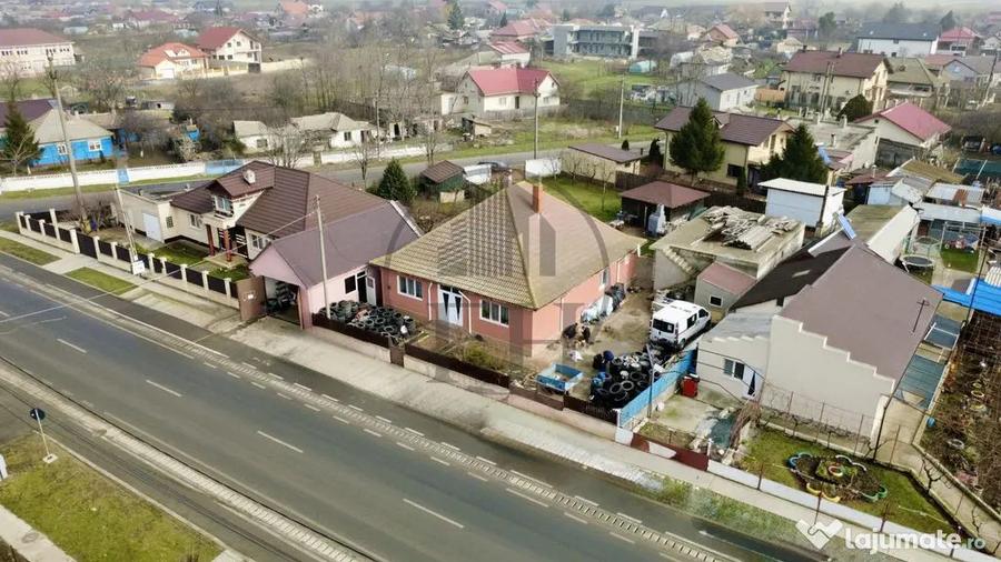 Casă cu 4 camere cu Canalizare în Corbu