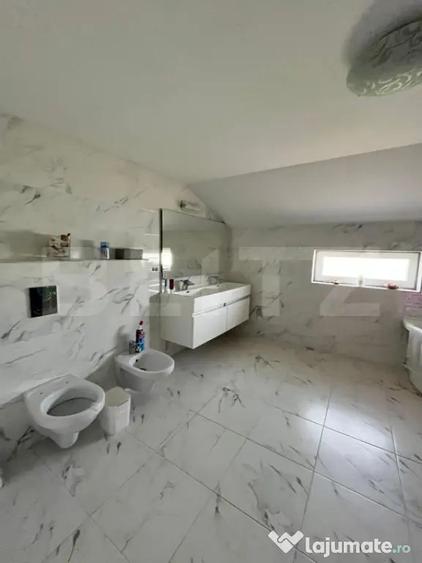 Casă cu 5 camere cu Teren 1400 Mp în Central