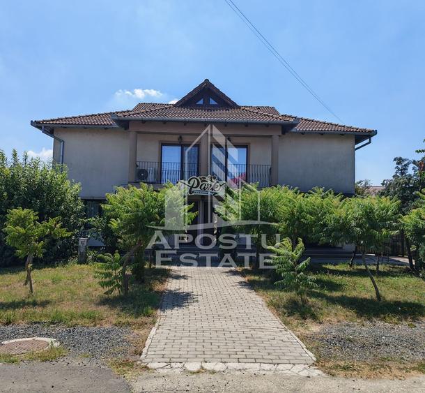 Casă individuală cu 7 camere cu Canalizare în Șag