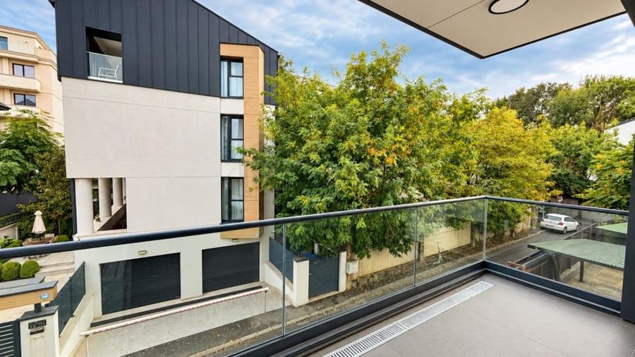 Apartament cu 2 camere decomandat în Herăstrău