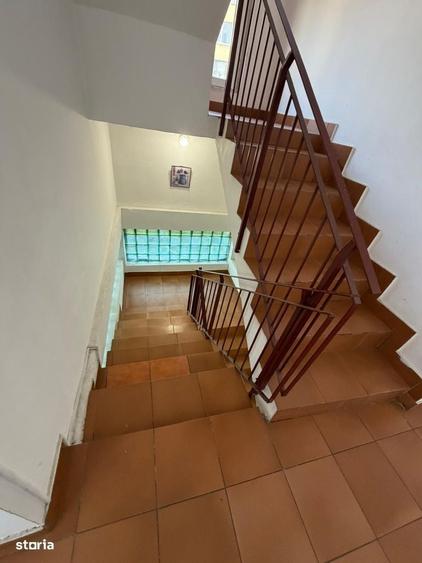 Casă cu 4 camere cu Teren 60 Mp în Vitan
