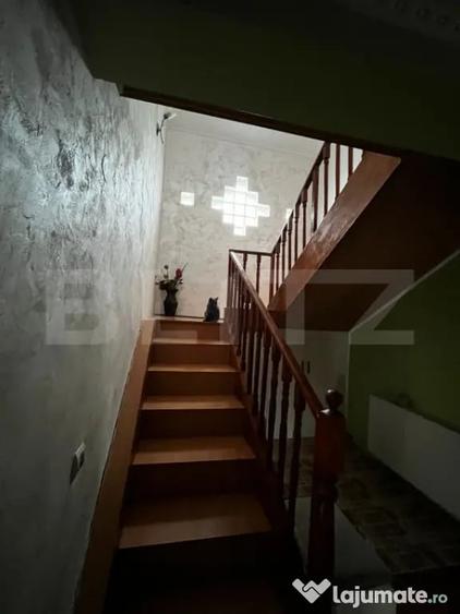 Casă cu 4 camere cu Teren 1500 Mp în Central