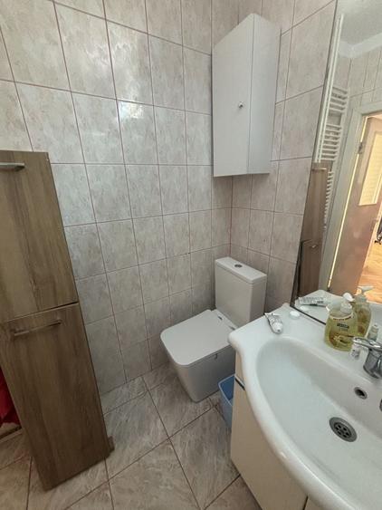 Apartament cu 3 camere decomandat în Torontalului