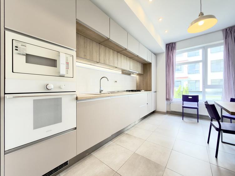 Apartament cu 3 camere decomandat, mobilat în Barbu Văcărescu