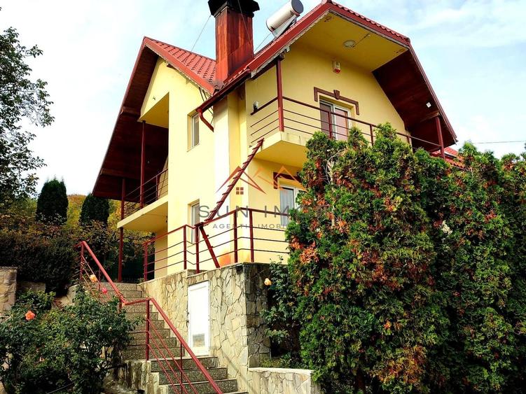 Casă individuală cu 4 camere cu Garaj în Lunca Mare