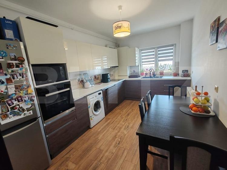 Apartament cu 2 camere decomandat, mobilat în Tractorul