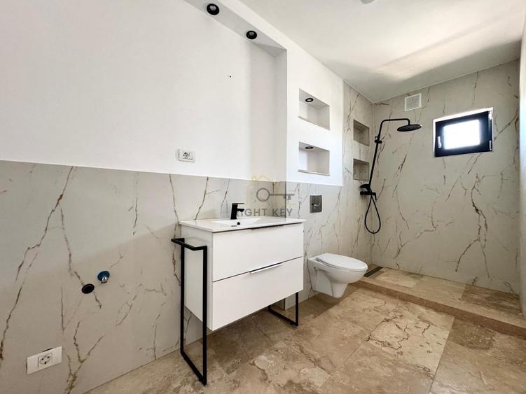 Duplex cu 5 camere cu Canalizare în Clinceni