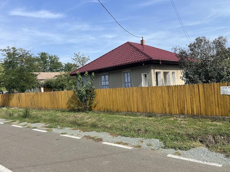 Casă cu 4 camere cu Teren 2000 Mp în Cocora