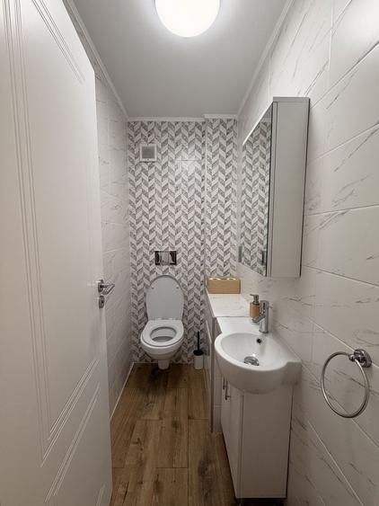 Apartament cu 3 camere semidecomandat în Crângași